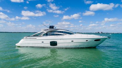 70' Pershing 2016 Yacht For Sale